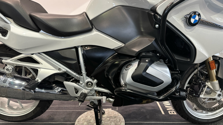 BMW R1250 RT LE (20MY)